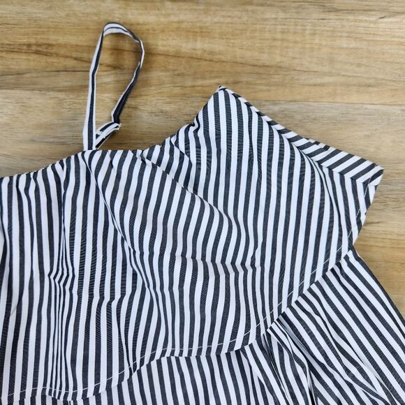 🔺️BCX Striped Off Shoulder Embroidered Floral Bell Sleeve Top Small - Picture 7 of 12